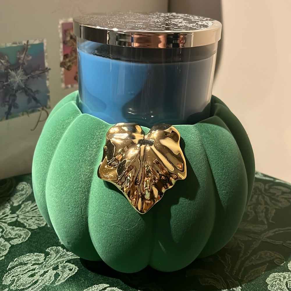 BBW velvet flocked pumpkin candle holder - green